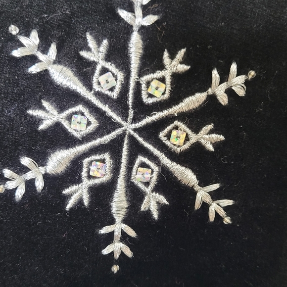 Bechamel Holiday Velvet Top PL Snowflakes Rhinestone Winter Christmas Party - Picture 3 of 7